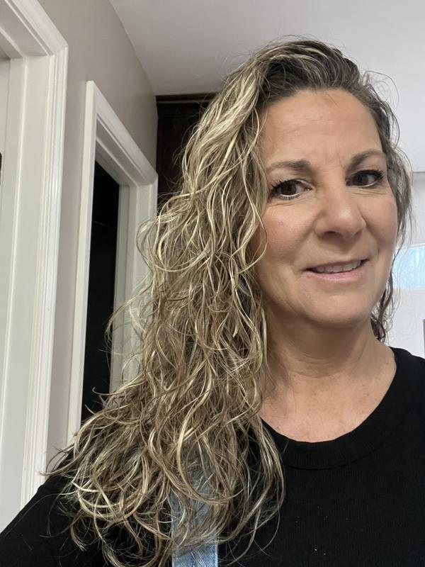 Nº.10 Bond Shaper™ Curl Defining Gel – OLAPLEX Inc. Nº.10 Bond Shaper™ Curl Defining Gel – OLAPLEX Inc.
