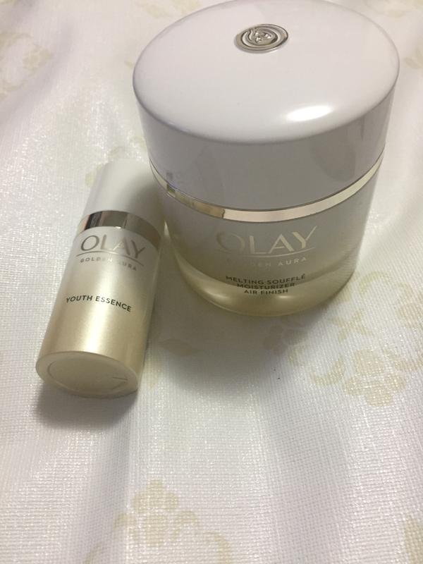 OLAY GOLDEN deals AURA MELTING SOUFFLE MOISTUR