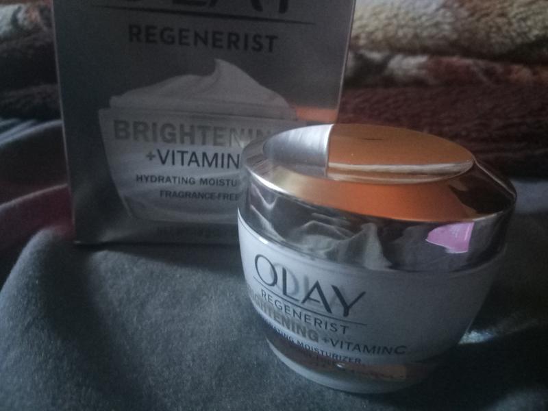 olay regenerist brightening vitamin c hydrating moisturizer