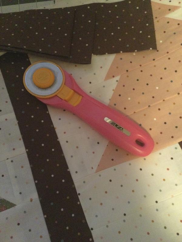 45mm ROTARY CUTTER Red Lori Holt Lori Holt Edition Olfa Quick Release Fabric  Rotary Cutter Riley Blake Designs -  Hong Kong