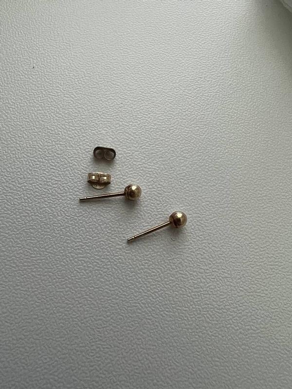Customer photo for "Definitely not pure gold."