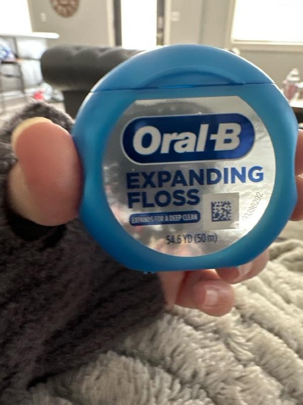 Oral-B Essential Floss - Dental Floss "Mint" | MAKEUP