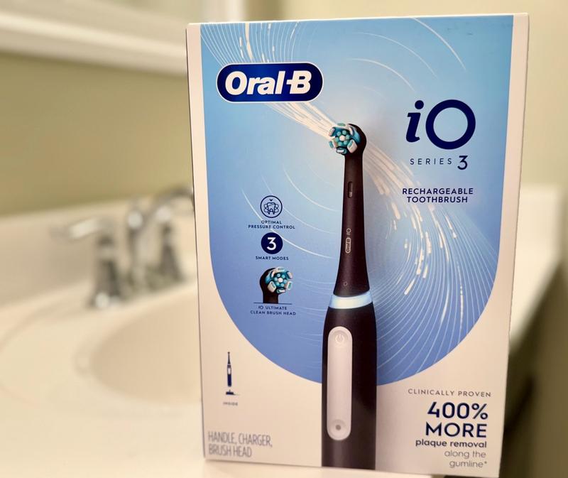 Oral-B iO Series 4 Electric Toothbrush with (1) Brush Head