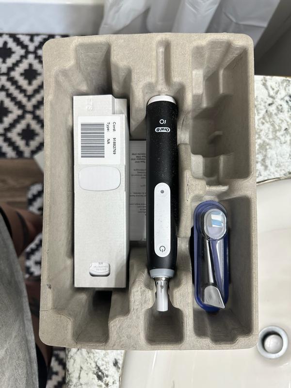 Oral-B iO Series 3 Clean & Protect Rechargeable Electric