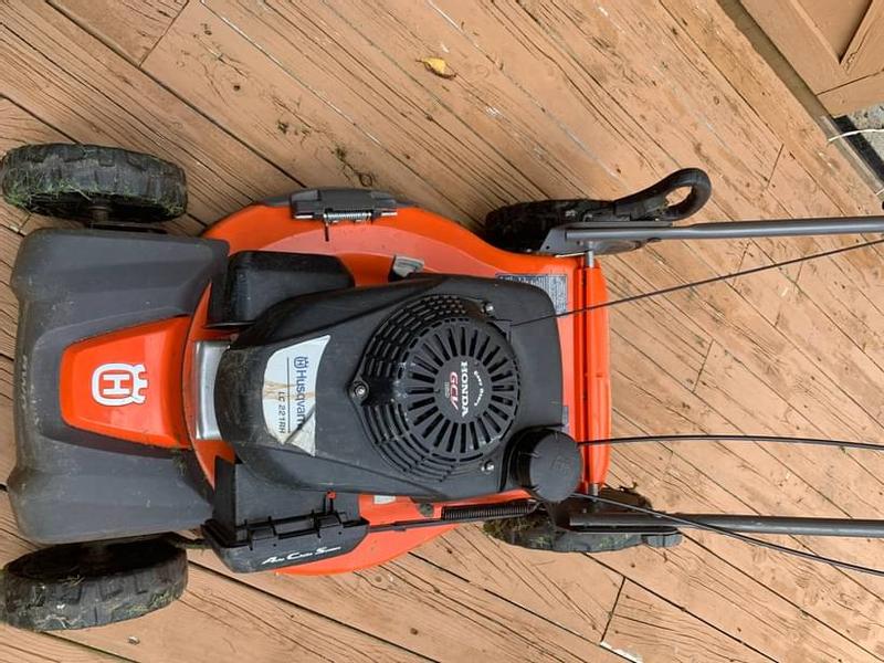 Husqvarna LC221RH Self-Propelled Mower Review - Pro Tool Reviews