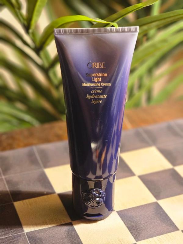 Customer photo for "Amazing Product For Glossy Hair"