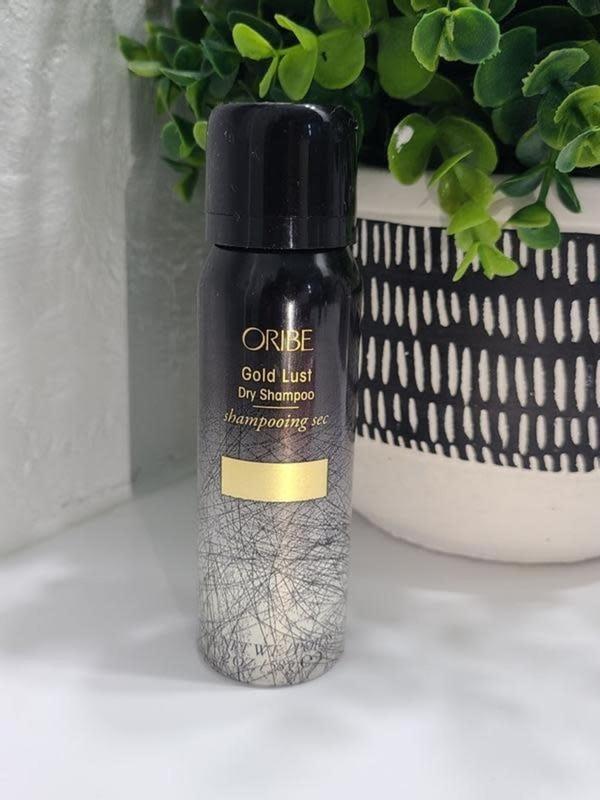 Customer photo for "Luxurious dry shampoo that refreshes hair instantl"
