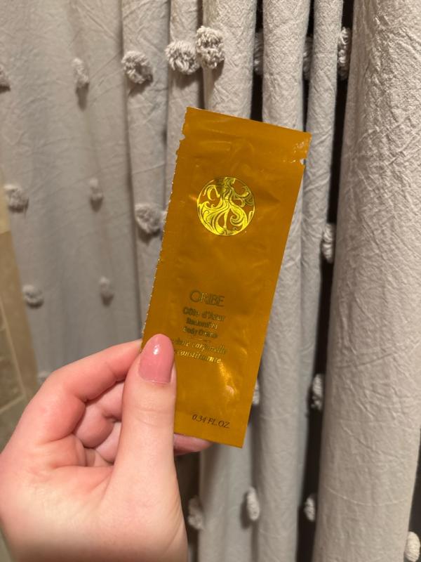 Customer photo for "Smells great and works on sensitive skin"