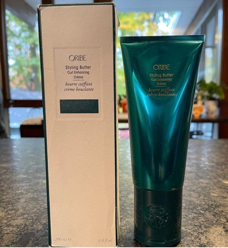 Straight Away Smoothing Blowout Cream – Oribe Hair Care Canada