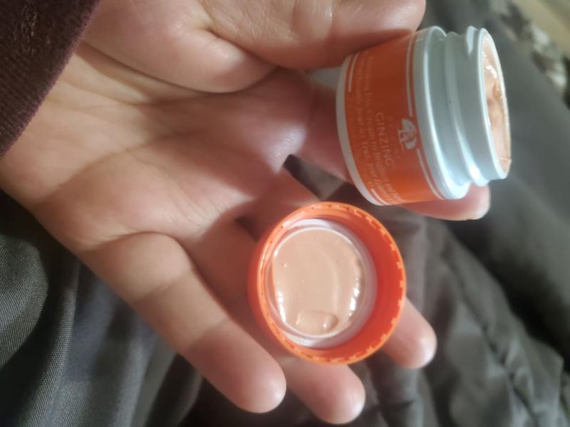 Customer photo for "Cream to brighten and depuff"