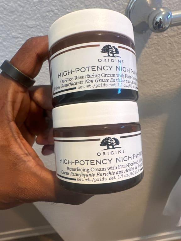 Almost identical jars, Two very different products.