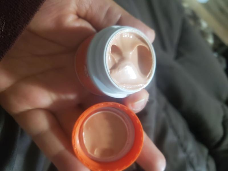 Customer photo for "Cream to brighten and depuff"