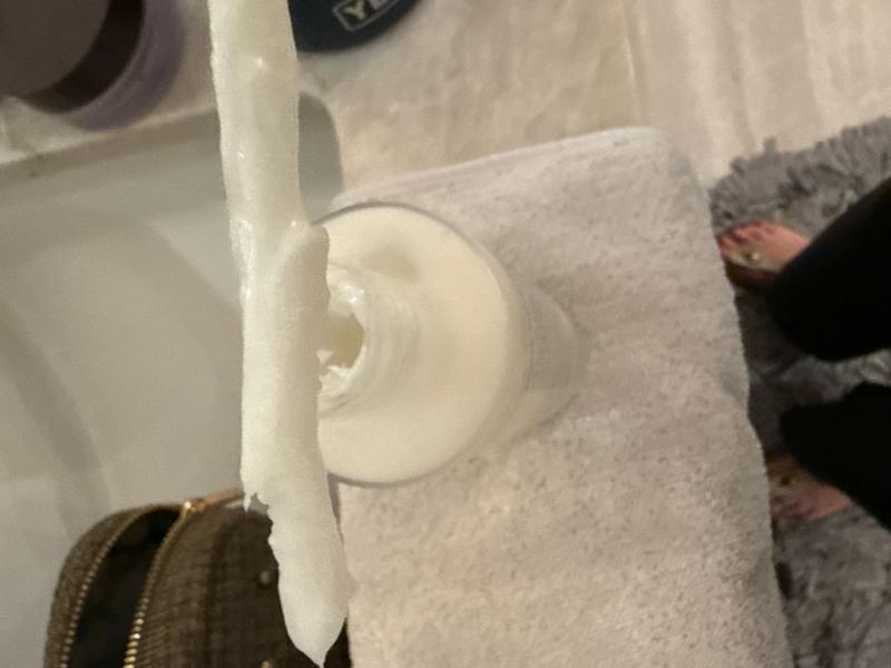 Customer photo for "Worst containers ever for this product. What a waste!"