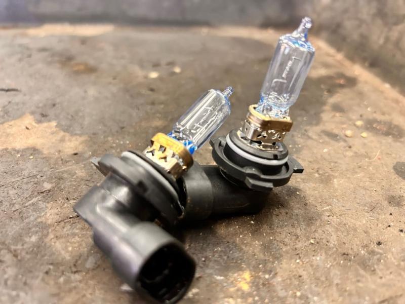 SilverStar Ultra Headlight and Fog Light Bulb H11SU-2