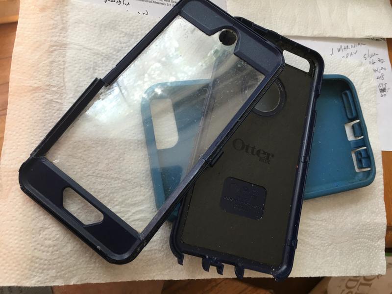 Only the top part broke.