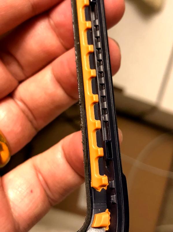 Rubber around the inner screen is uneven and slips out from underneath the outer trim.