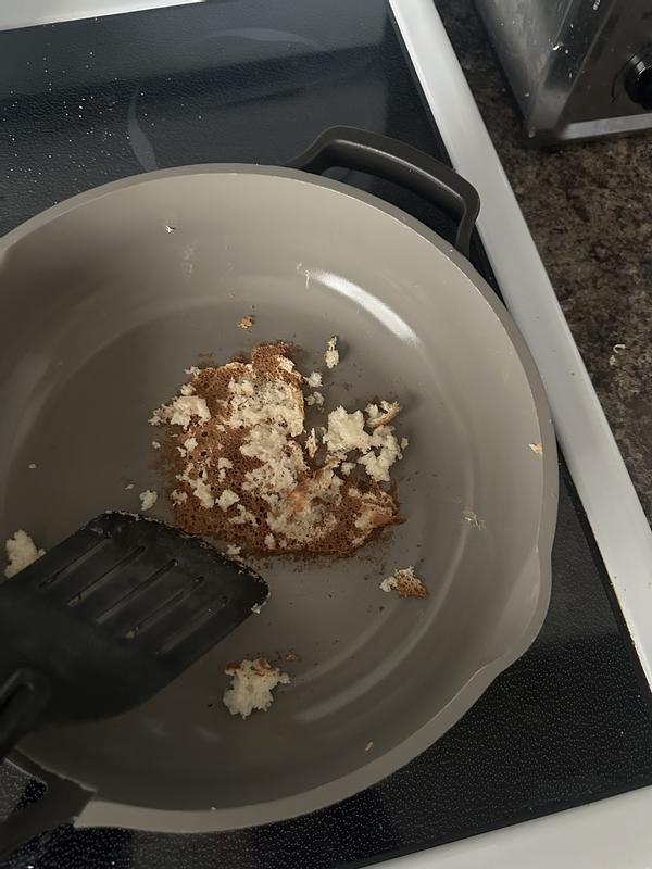 Customer photo for "Don’t buy this pan!!!"