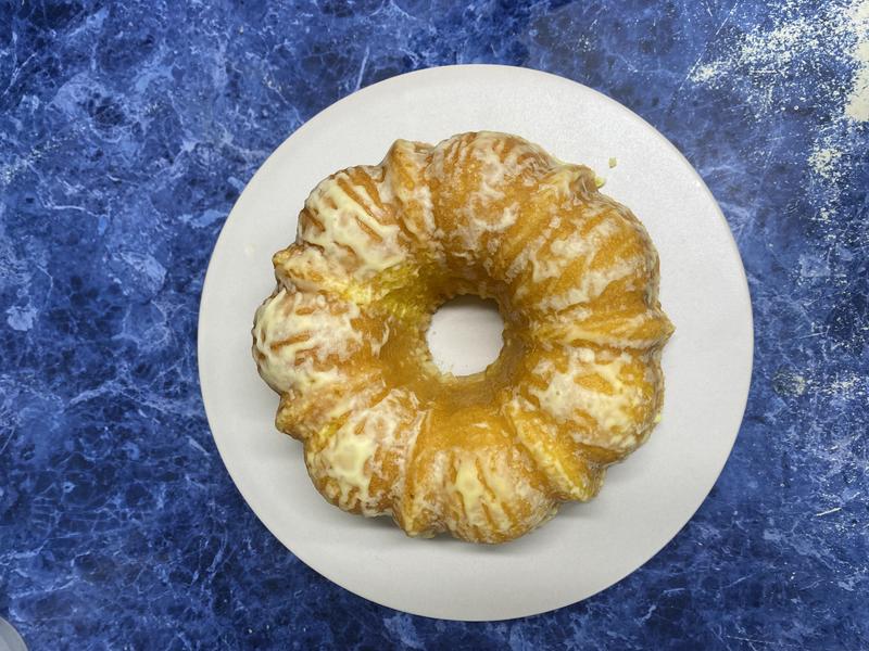 View from top. Easily holds a standard size Bundt cake with room to spare.