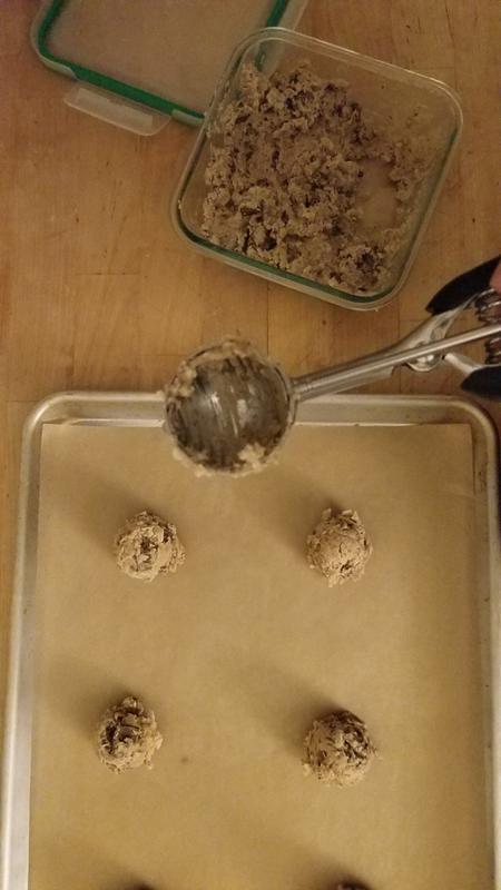 pretty clean after scooping a dozen cookies