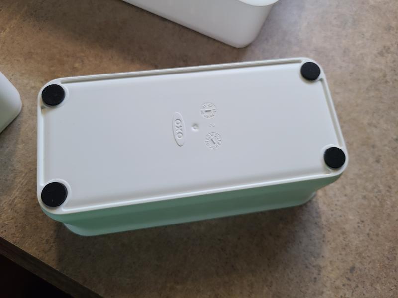 Rubber feet on bottom