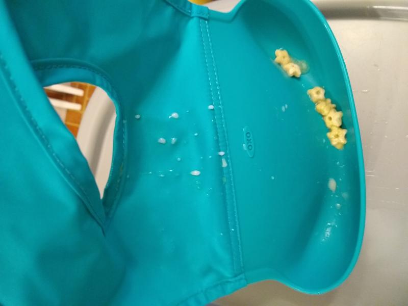 Both materials contain the mess well.