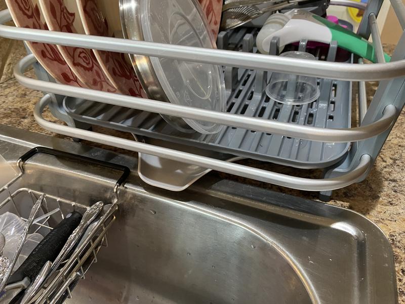 Dish rack spout