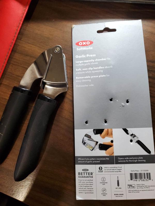 OXO Softworks Stainless Steel Garlic Press, Black 0.5 lb 