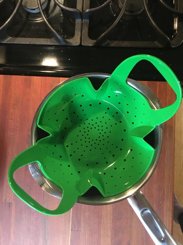Steamer placed in 3 qt pot