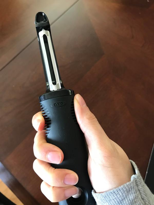 Comfortable, sturdy handle with good grips