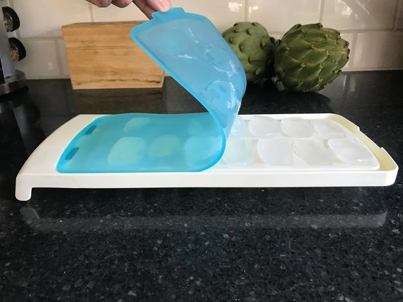 Good Grips Covered Ice Cube Tray - Small Cubes, OXO