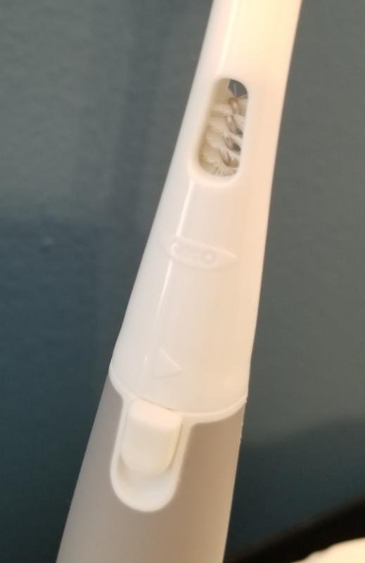 A button that prevents the handle from unscrewing