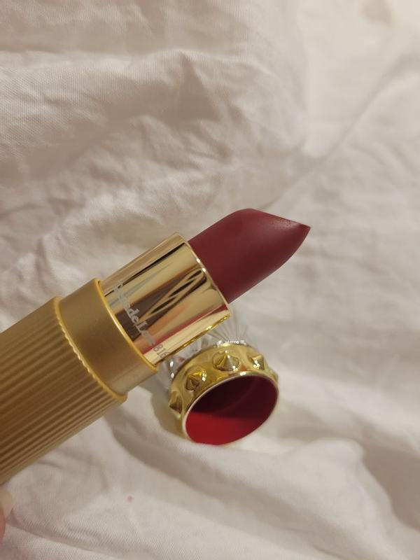 Customer photo for "Creamy Satin Lipstick"