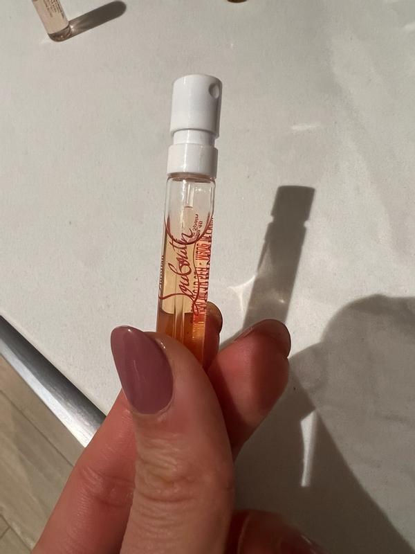 Customer photo for "Fruity-floral with vibrant strawberry and rose ove"