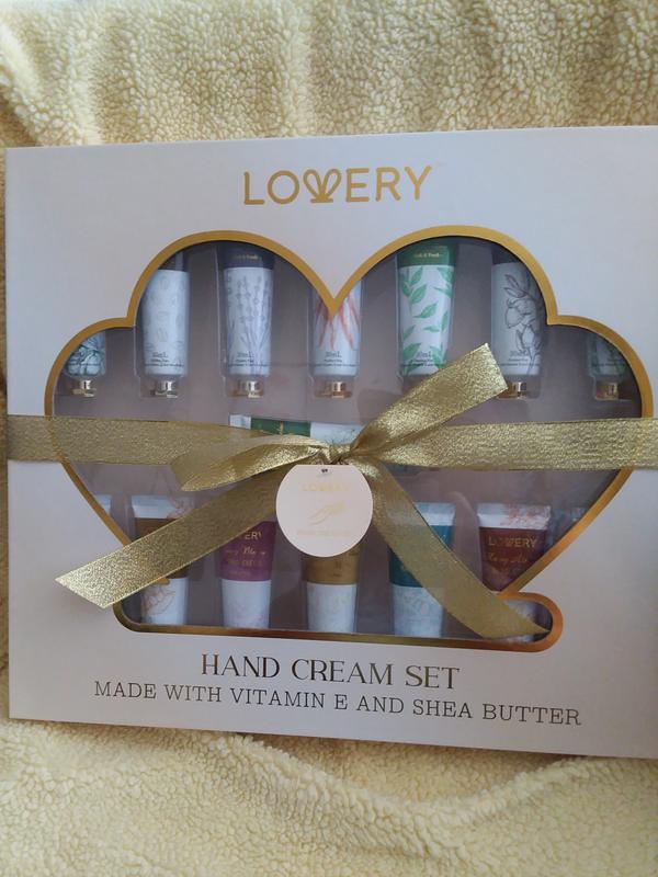 Hand cream set in box