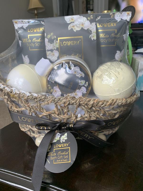 Bath gift basket