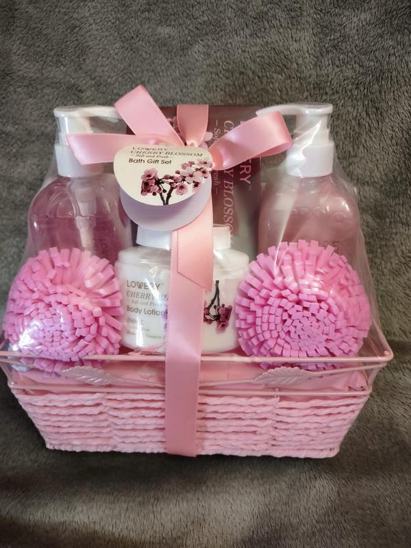 I smell like a beautiful bouquet of flowers