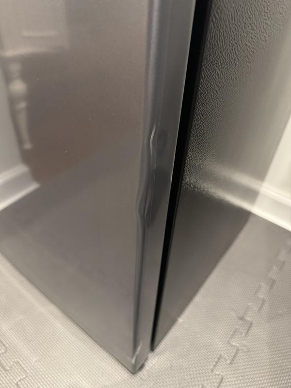 Hisense 2.5-cu ft Counter-depth Freestanding Mini Fridge (Silver) ENERGY  STAR in the Mini Fridges department at
