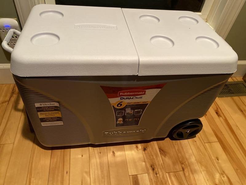 Rubbermaid Blue Wheeled Insulated Chest Cooler at