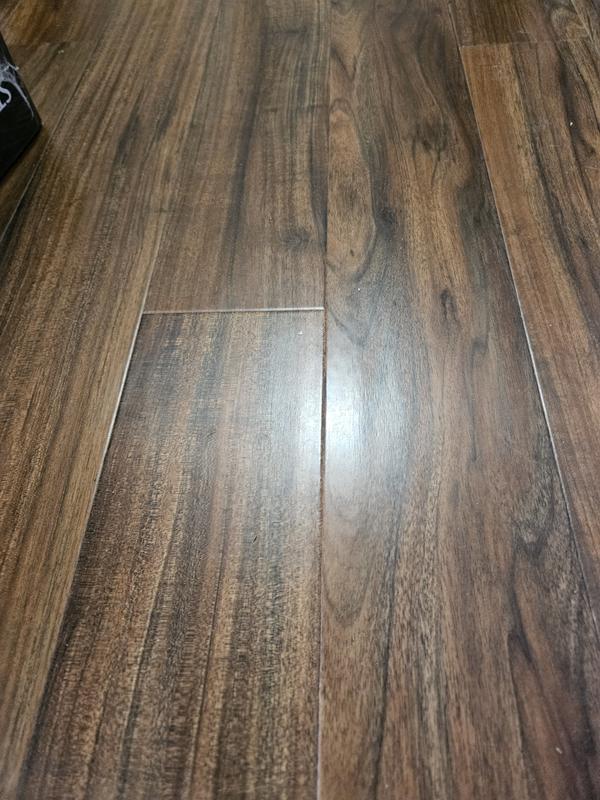 STAINMASTER PetProtect Tanglewood Oak 12-mm T x 7-1/2-in W x 47-1/4-in L Waterproof Wood Plank Laminate Flooring (22.09-sq ft / Carton)