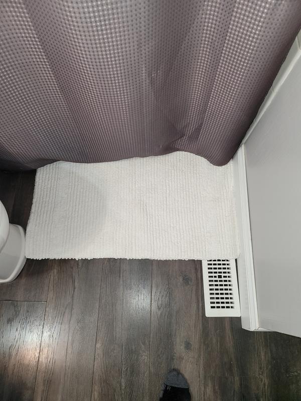 allen + roth 20-in x 32-in White Cotton Bath Mat 26604 at Lowes.com
