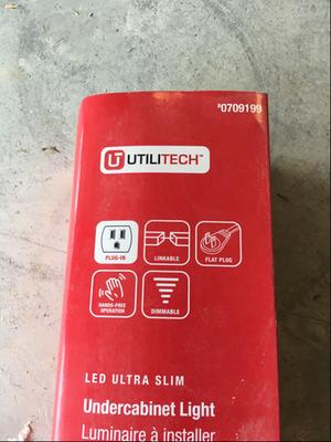 Utilitech 24-in Plug-in LED Under Cabinet Light Bar Light at Lowes.com