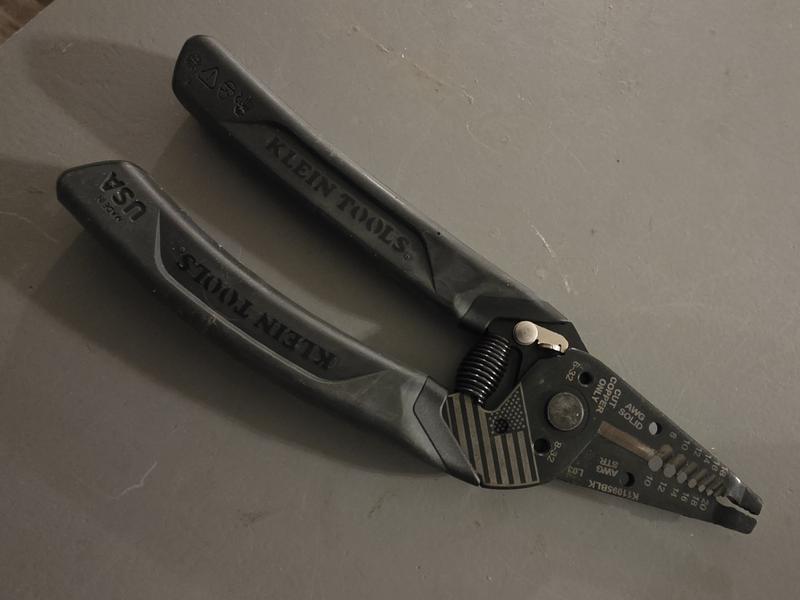Klein Tools Klein-Kurve Blackout Wire Stripper / Cutter 8-20 AWG in the ...