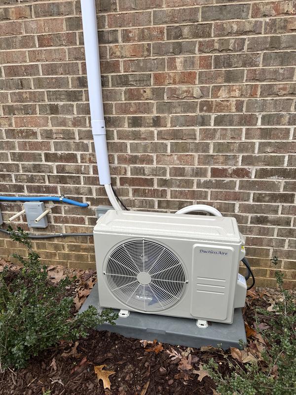 DuctlessAire ENERGY STAR Single Zone 12000-BTU 22 SEER DuctlessAire ENERGY STAR Single Zone 12000-BTU 22 SEER
