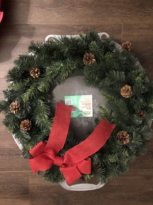 NEW! Rubbermaid wreath storage. Holds 27” Christmas:holiday