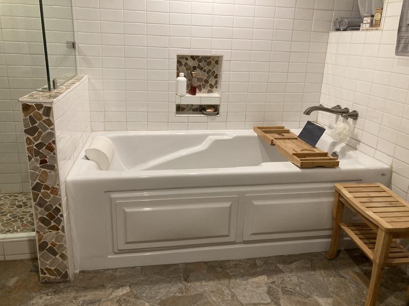 Laurel Mountain Warren ll 36-in x 72-in White Acrylic Oval Drop-In Air Bath  (Front Center Drain) in the Bathtubs department at