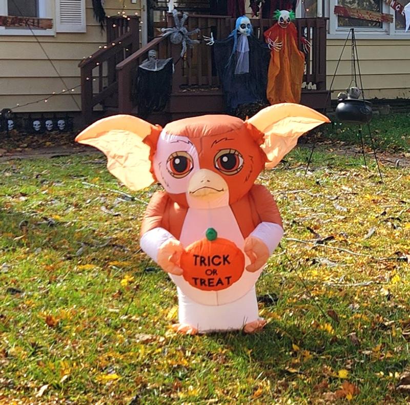Warner Brothers 3.51-ft Lighted Warner Bros. Gremlins Gizmo Airblown ...