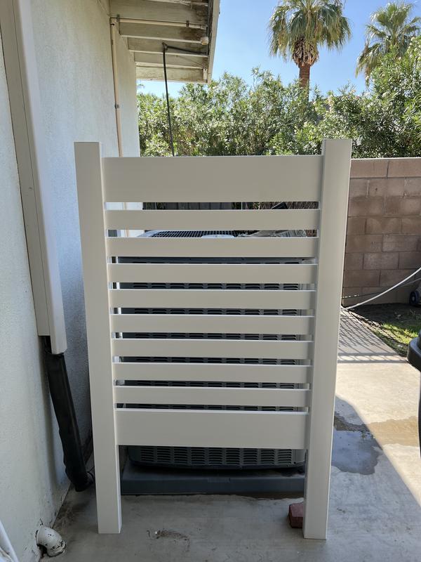 Freedom 36 W x 48 H White Vinyl Outdoor Privacy Screen in the Outdoor ...