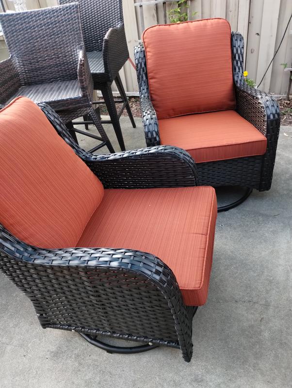 Cisvio Outdoor Patio Rattan Wicker Swivel Recliner Chair