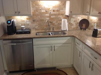 Silestone Sienna Ridge Quartz Kitchen Countertop Sample at Lowes.com