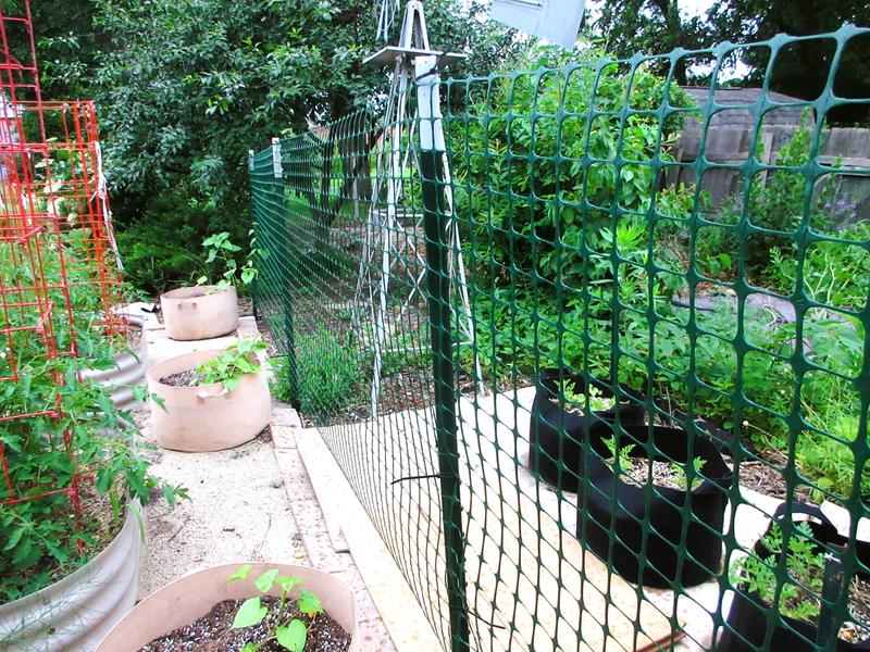 Tenax 50-ft x 4-ft Green HDPE Extruded Mesh Rolled Fencing For